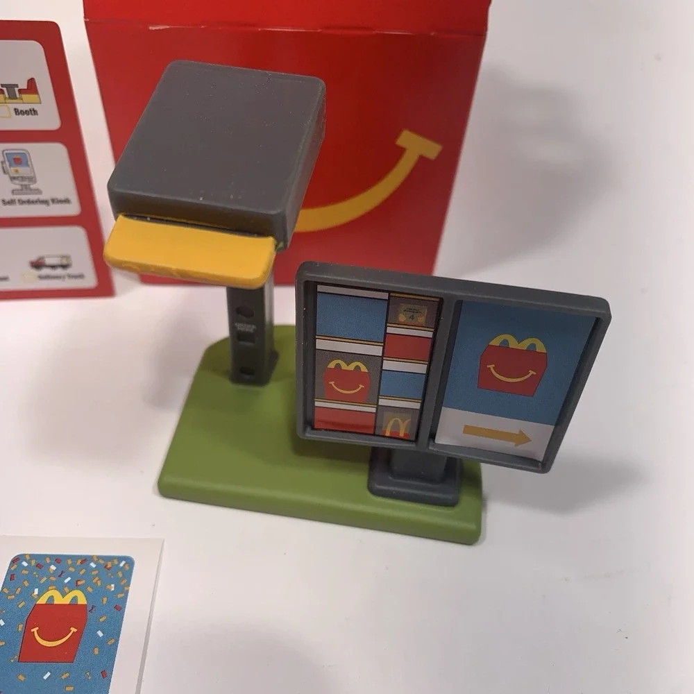 2025 HAPPY MEAL LIL MCDONALD'S TOY MINI DRIVE THRU collector's WoW VISIT STORE!!